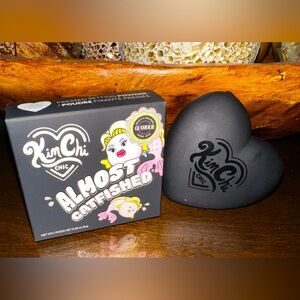 KIM CHI CHIC ALMOST CATFISHED #02 THAT WHITE POWDER 1 PC